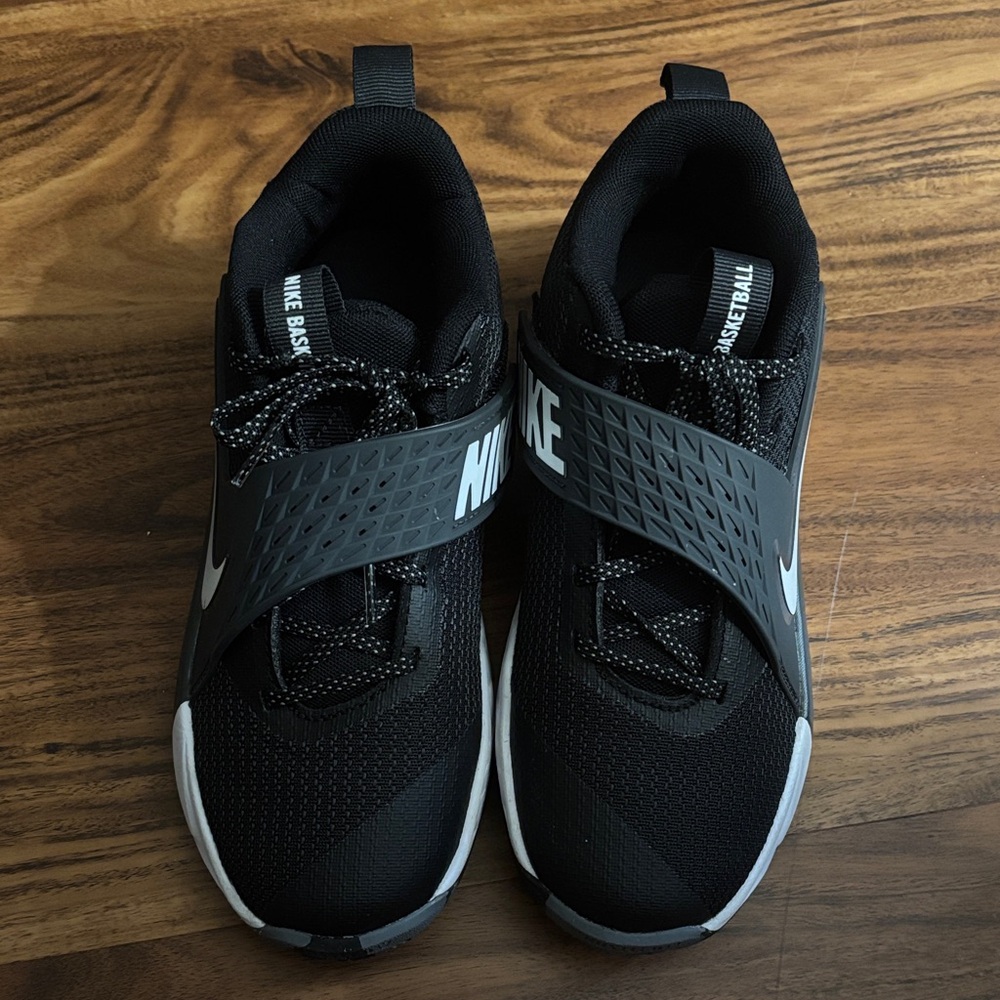 Nike Kids Team Hustle D12 sneakers - Picture 3 of 5